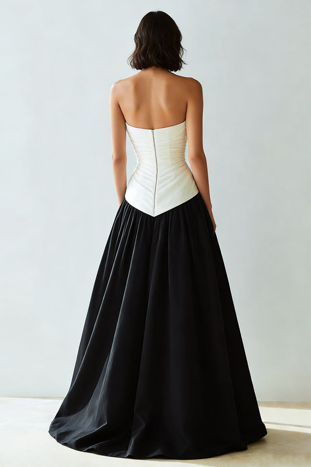 Sweetheart Black and White Ruched A-Line Formal Dress - Image 2