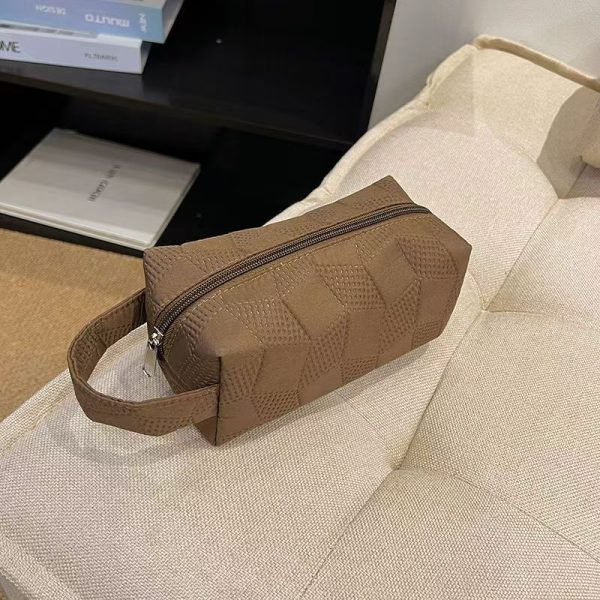 Portable Quilted Nylon Makeup Bag, Large Capacity Zipper Cosmetic Organizer Pouch with Hand Strap for Travel Toiletry Storage - Image 2